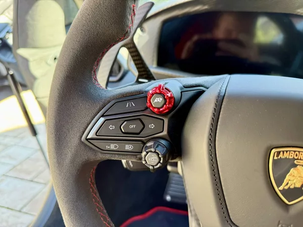 Lamborghini Revuelto - foto 15