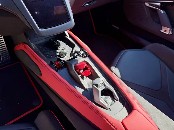 Lamborghini Revuelto - foto 17