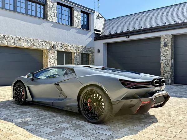 Lamborghini Revuelto - foto 4