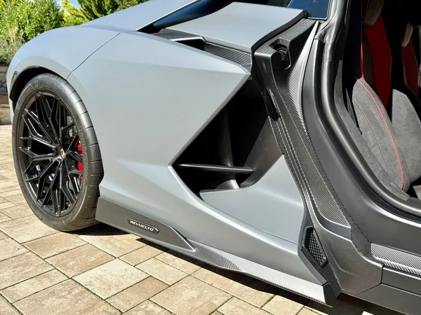 Lamborghini Revuelto - foto 41