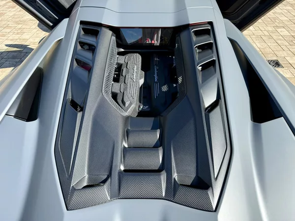 Lamborghini Revuelto - foto 48