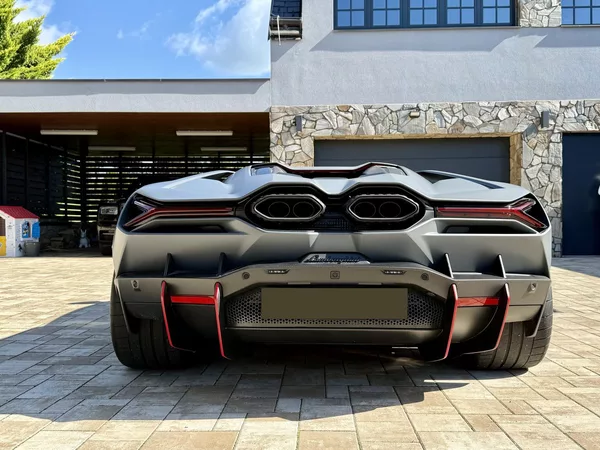 Lamborghini Revuelto - foto 5