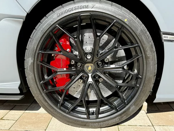 Lamborghini Revuelto - foto 54