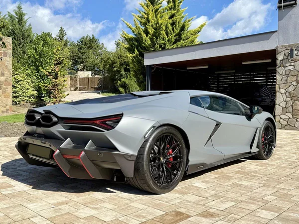 Lamborghini Revuelto - foto 6