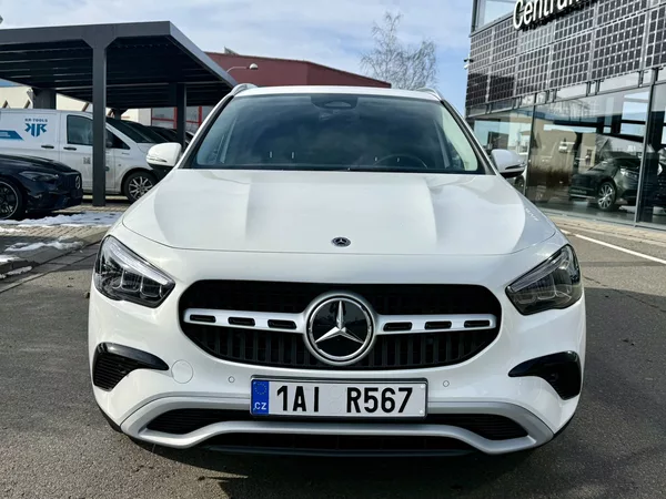 Mercedes-Benz GLA 220 4MATIC - foto 2