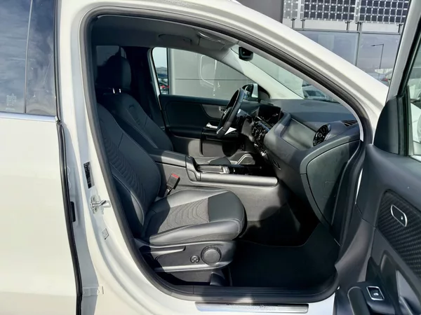 Mercedes-Benz GLA 220 4MATIC - foto 31
