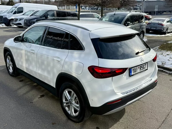 Mercedes-Benz GLA 220 4MATIC - foto 39