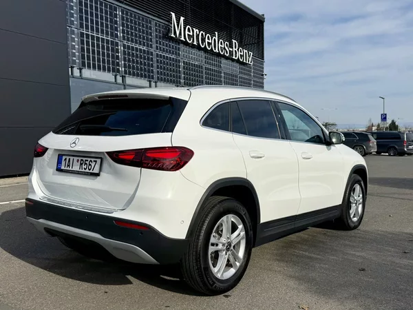 Mercedes-Benz GLA 220 4MATIC - foto 8