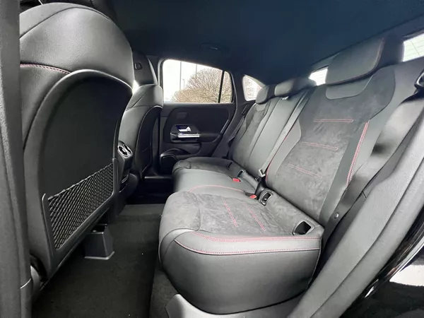 Mercedes-Benz GLA 200 d 4MATIC Edition 140 Years - foto 12