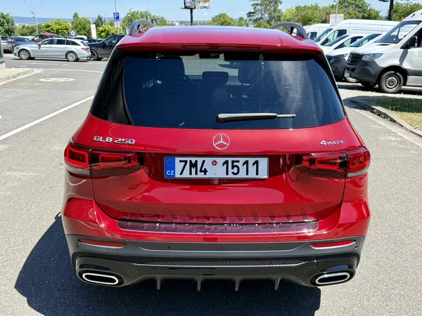 Mercedes-Benz GLB 250 4MATIC - foto 8