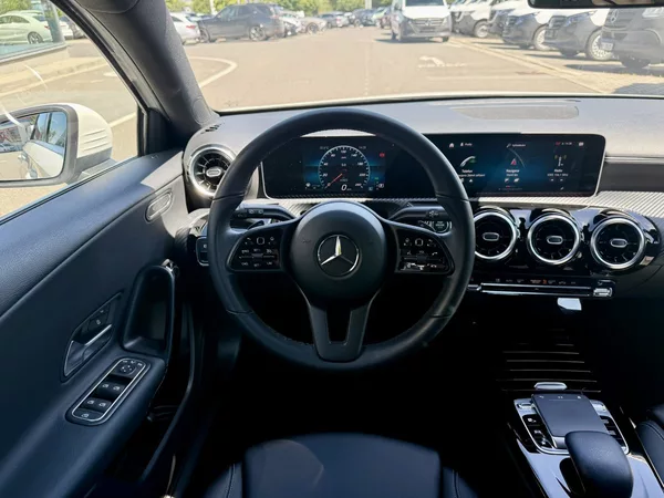 Mercedes-Benz Třídy A 180 d - foto 11
