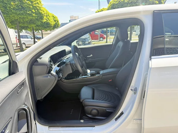 Mercedes-Benz Třídy A 180 d - foto 13