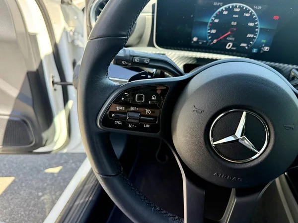 Mercedes-Benz Třídy A 180 d - foto 17