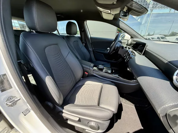 Mercedes-Benz Třídy A 180 d - foto 25