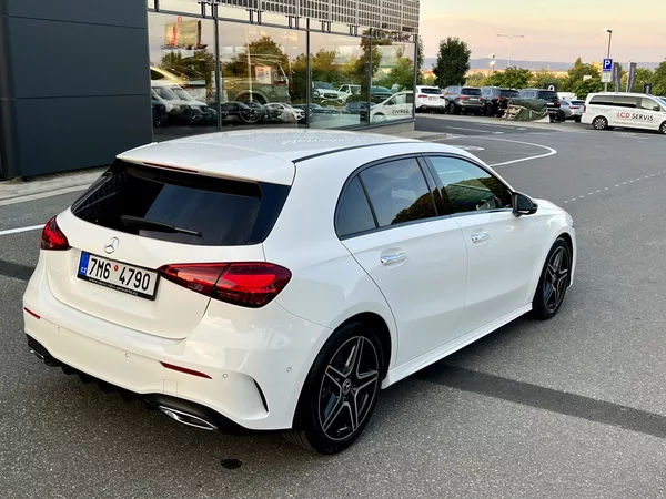 Mercedes-Benz Třídy A 180 - foto 13