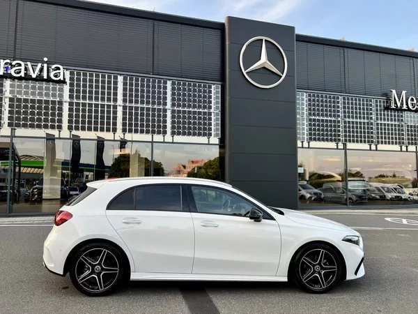 Mercedes-Benz Třídy A 180 - foto 14