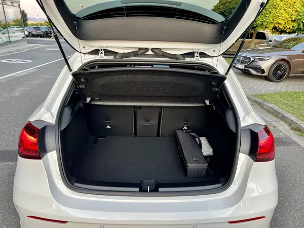 Mercedes-Benz Třídy A 180 - foto 15