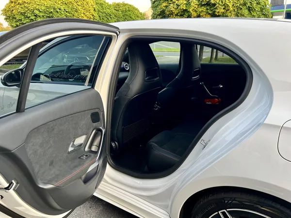 Mercedes-Benz Třídy A 180 - foto 16