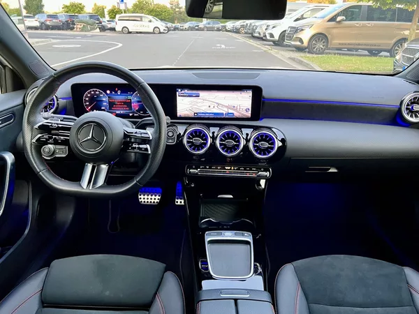 Mercedes-Benz Třídy A 180 - foto 19