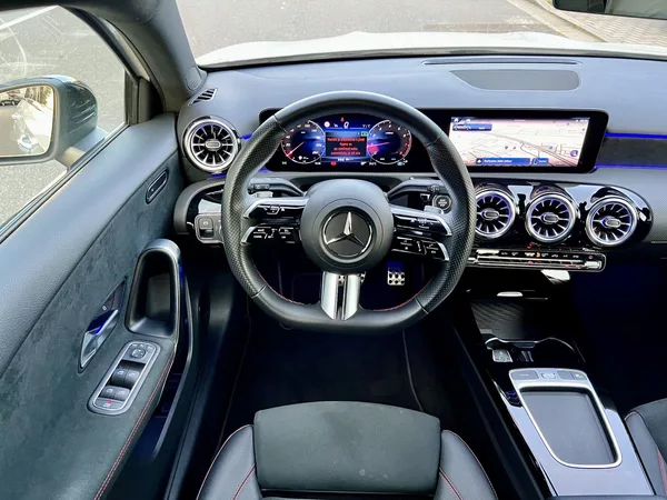 Mercedes-Benz Třídy A 180 - foto 21