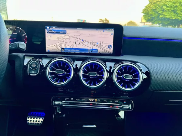 Mercedes-Benz Třídy A 180 - foto 24