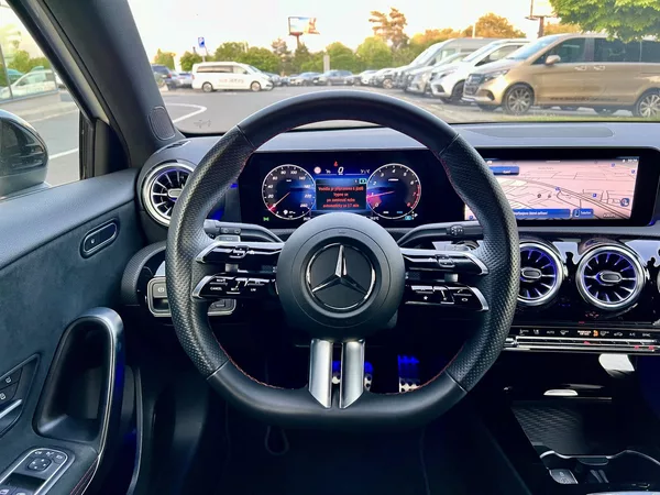 Mercedes-Benz Třídy A 180 - foto 25