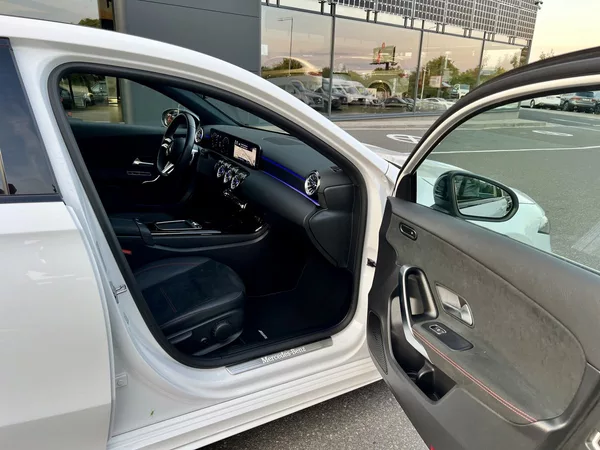 Mercedes-Benz Třídy A 180 - foto 35