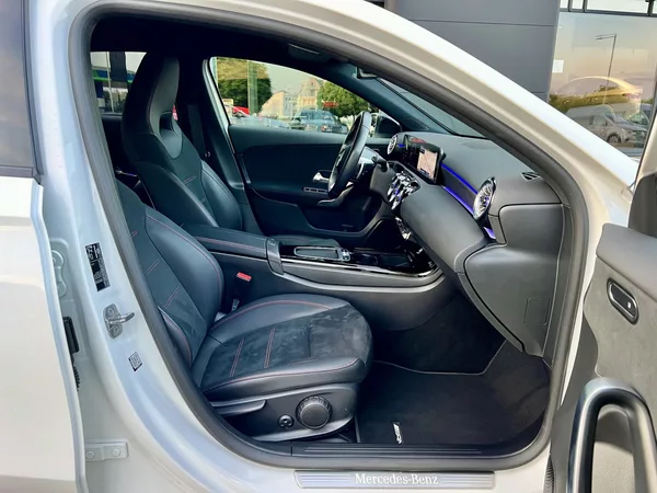 Mercedes-Benz Třídy A 180 - foto 36