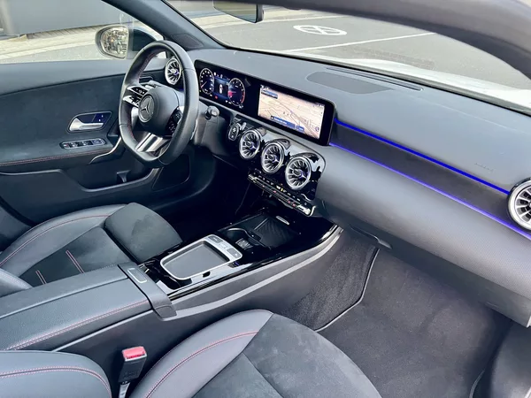 Mercedes-Benz Třídy A 180 - foto 37