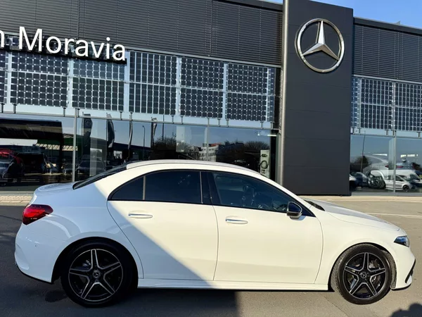 Mercedes-Benz Třídy A 180 sedan - FACELIFT - foto 12