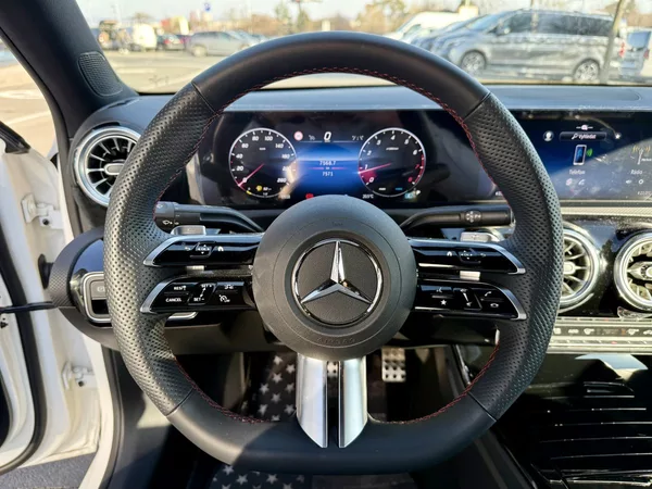Mercedes-Benz Třídy A 180 sedan - FACELIFT - foto 26