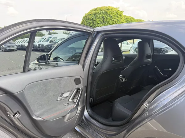 Mercedes-Benz Třídy A 200 - foto 11