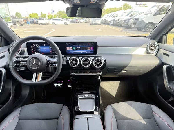 Mercedes-Benz Třídy A 200 - foto 14