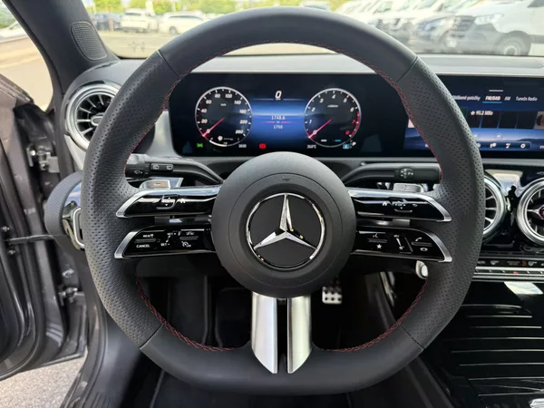 Mercedes-Benz Třídy A 200 - foto 22