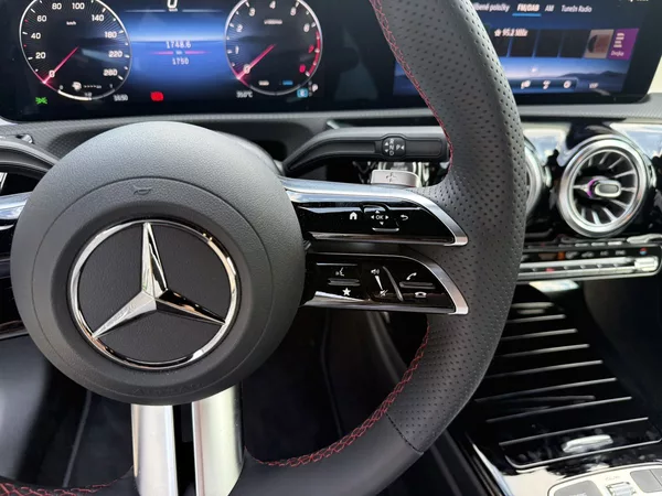 Mercedes-Benz Třídy A 200 - foto 24