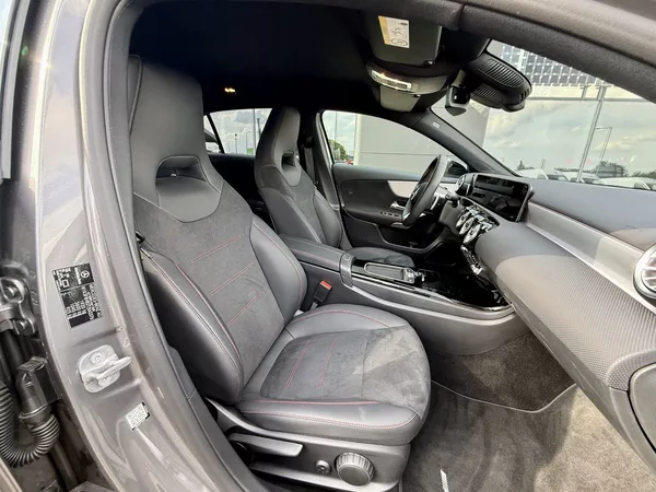 Mercedes-Benz Třídy A 200 - foto 32