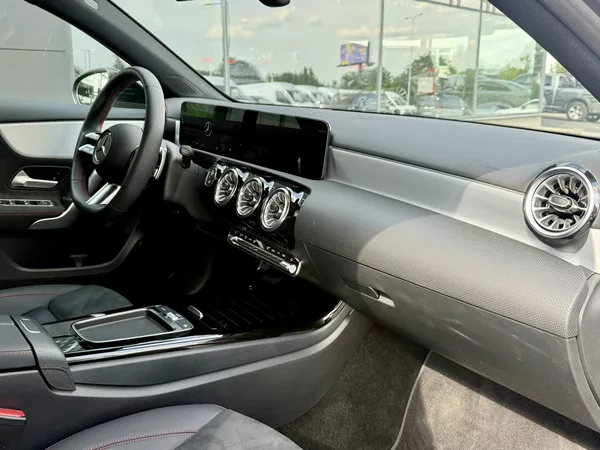 Mercedes-Benz Třídy A 200 - foto 33