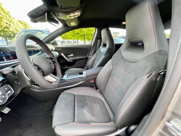 Mercedes-Benz Třídy A 180 Linie AMG - foto 10