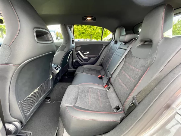Mercedes-Benz Třídy A 180 Linie AMG - foto 11