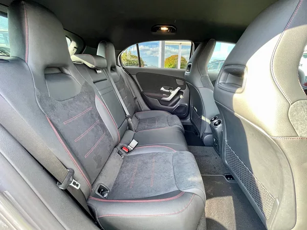 Mercedes-Benz Třídy A 180 Linie AMG - foto 12