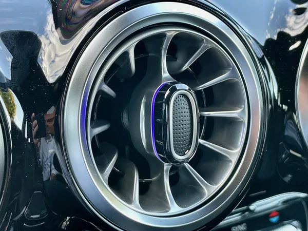 Mercedes-Benz Třídy A 180 Linie AMG - foto 23