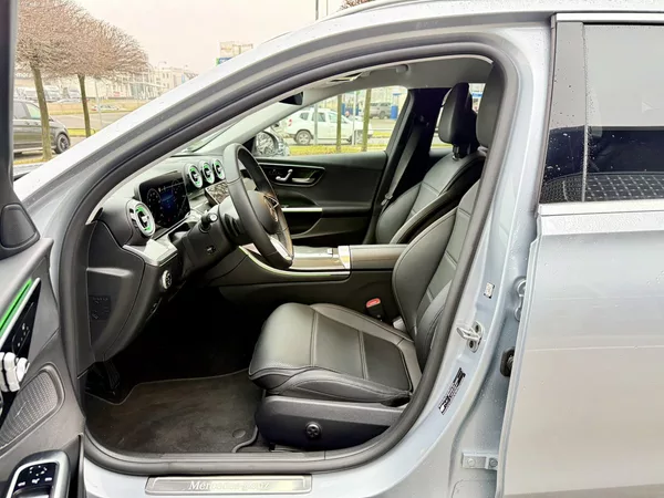 Mercedes-Benz Třídy C 220 d 4MATIC kombi - foto 13