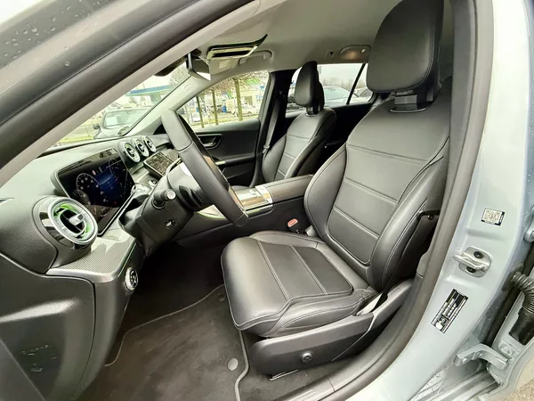 Mercedes-Benz Třídy C 220 d 4MATIC kombi - foto 14