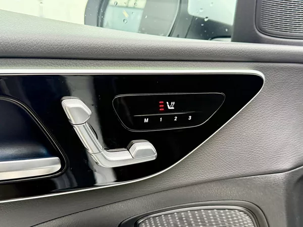 Mercedes-Benz Třídy C 220 d 4MATIC kombi - foto 15