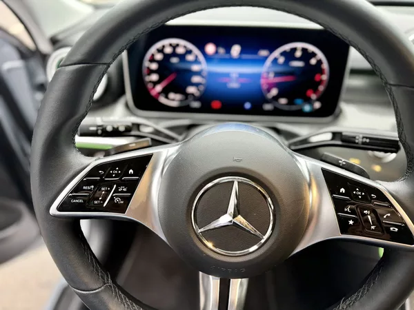Mercedes-Benz Třídy C 220 d 4MATIC kombi - foto 17
