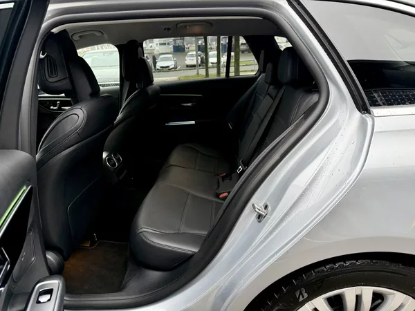 Mercedes-Benz Třídy C 220 d 4MATIC kombi - foto 21