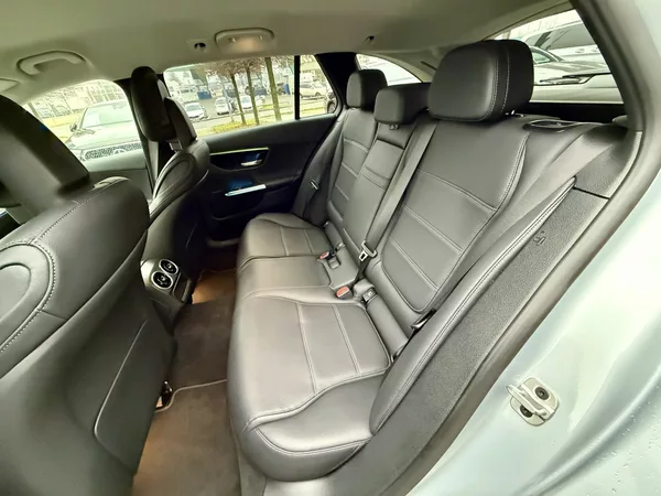 Mercedes-Benz Třídy C 220 d 4MATIC kombi - foto 22