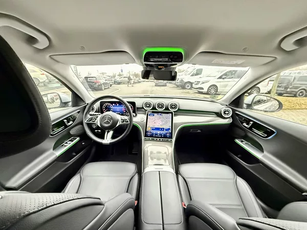 Mercedes-Benz Třídy C 220 d 4MATIC kombi - foto 24