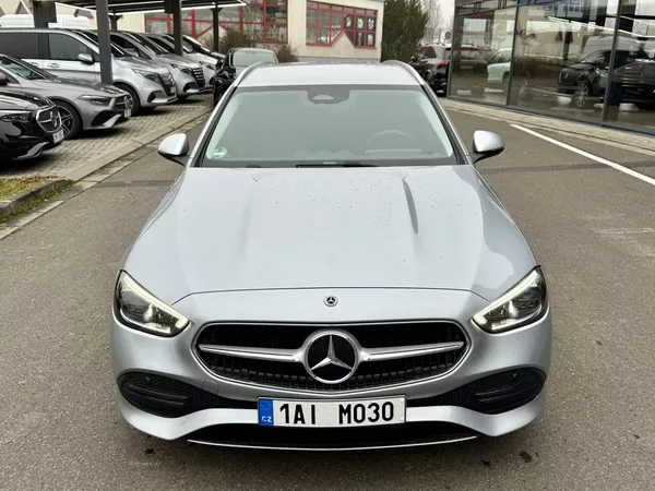 Mercedes-Benz Třídy C 220 d 4MATIC kombi - foto 3