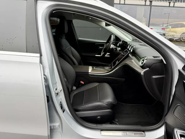 Mercedes-Benz Třídy C 220 d 4MATIC kombi - foto 32